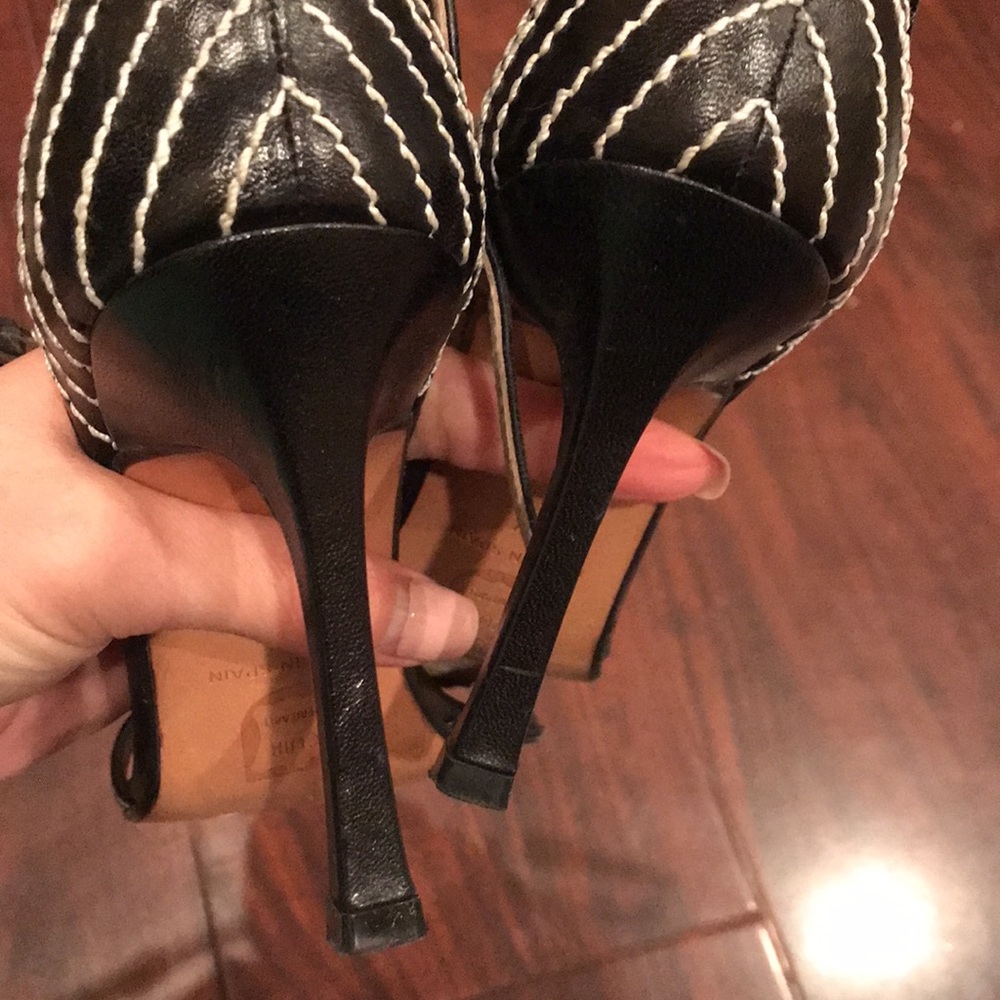 Barely worn sexy and comfortable strap heels. - Picture 4 of 4